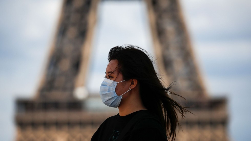 30 000 заразени за денонощие във Франция