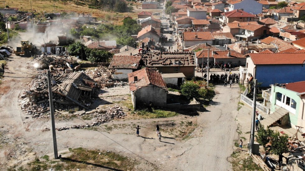 След съборените къщи в Стара Загора: Настаняват семействата в общински жилища