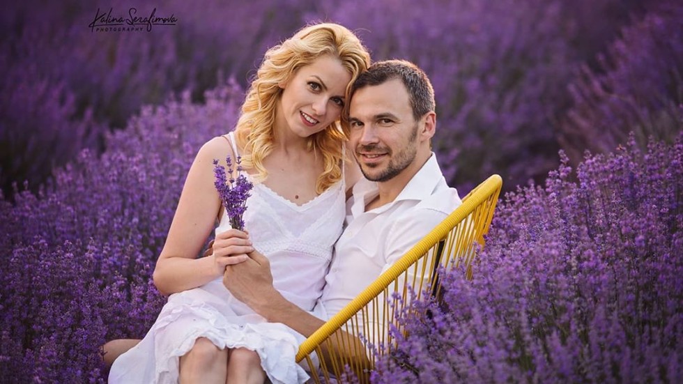 Актьорът Ивайло Захариев показа новата жена до себе си с красива фотосесия