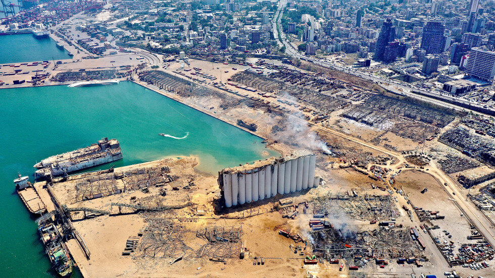 Повдигнаха обвинения на 25 души за експлозиите на пристанището в Бейрут