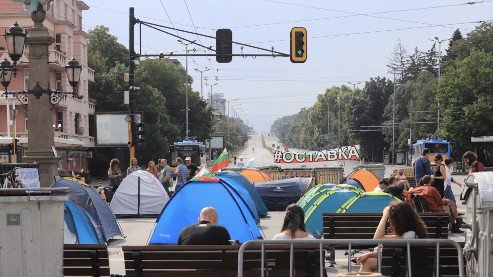 31 дни недоволство: Протестиращите възстановиха блокадите на "Орлов мост" и пред МС 