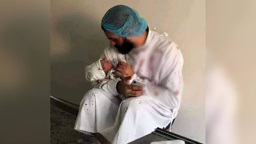 Бебе проплака 15 минути след експлозията в Бейрут