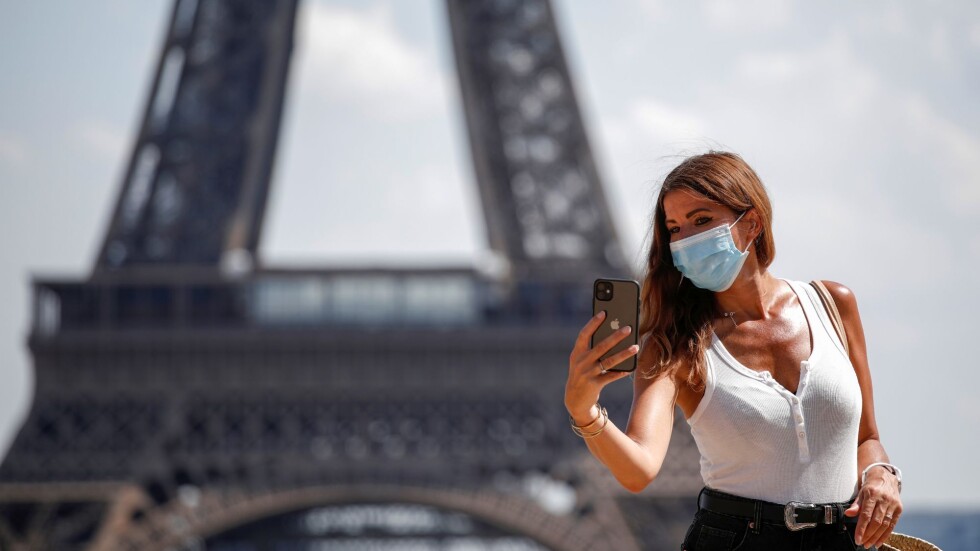 Задължителните маски на открито в Париж: Глобата за нарушителите е 135 евро