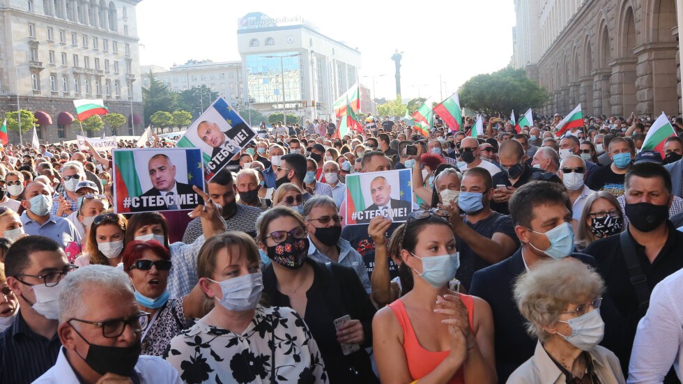 „Барометър България“ измери малка подкрепа за протестите и голяма – за кабинета