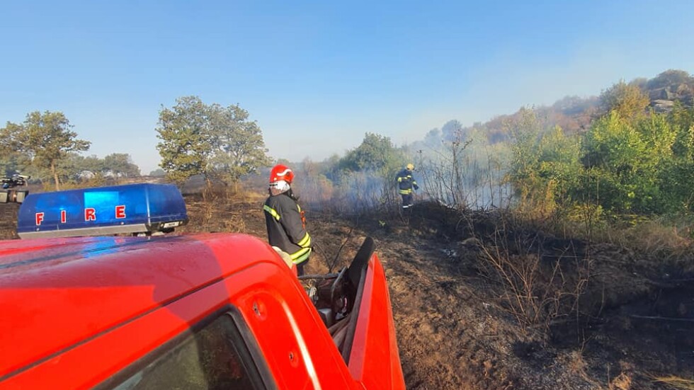 Потушен е пожарът в Хасковско, обхванал гори и земеделски земи 
