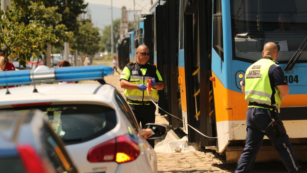 62-годишна жена е ударена от трамвай №5 в София и е загинала на място