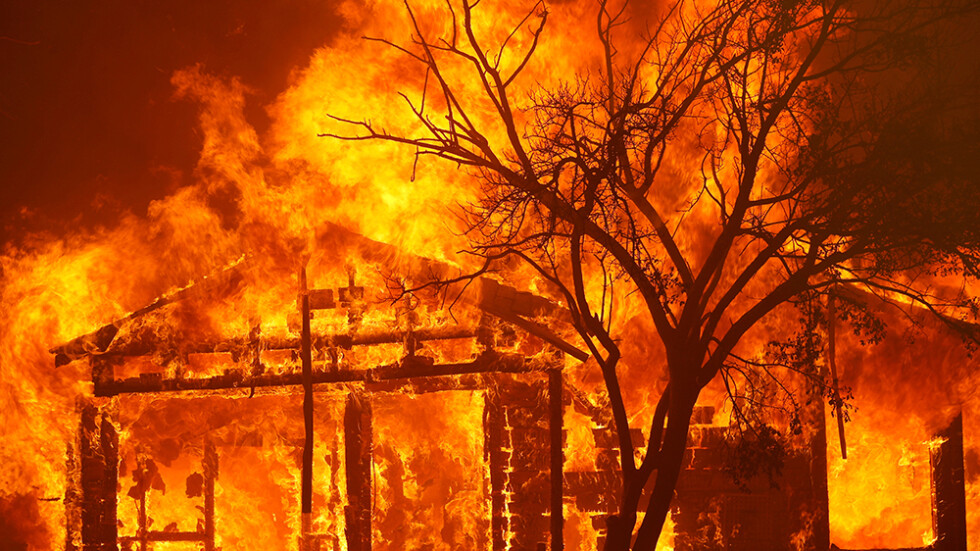 Почти 11 000 мълнии удариха Калифорния за 72 часа, предизвикаха над 300 пожара (СНИМКИ и ВИДЕО)