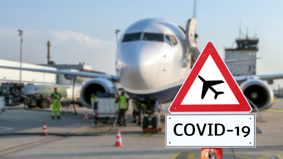Новият вариант на COVID-19: Кои държави спират полетите от Южна Африка