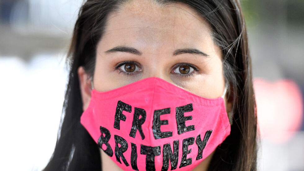 Бритни Спиърс срещу баща си: ще успее ли певицата да отвоюва свободата си? (ВИДЕО)