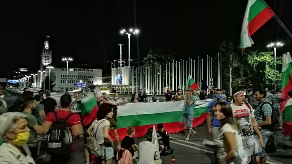 Палатков лагер и барикади на ключов път в Пловдив 