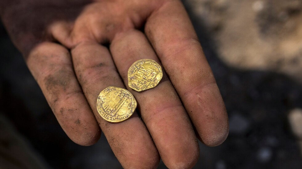 Младежи от Израел откриха златни монети на 1100 години