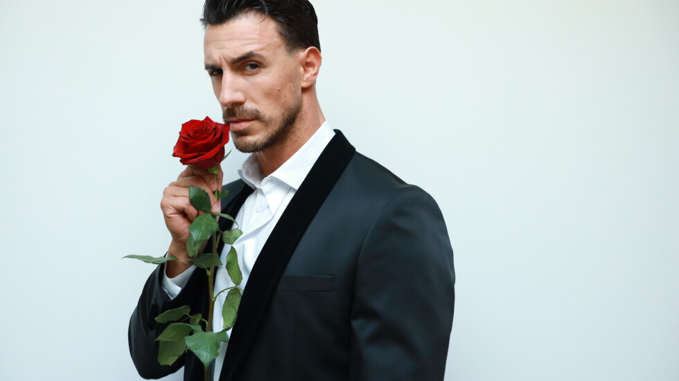 31-годишният Виктор Стоянов е „Ергенът“, чието сърце ще се опитат да пленят дамите в романтичното риалити по bTV