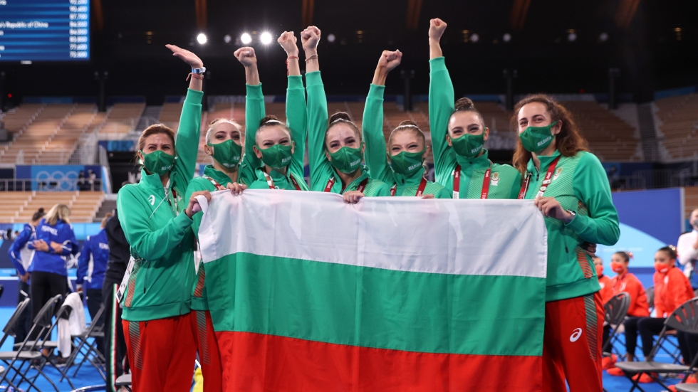 Националният ансамбъл по художествена гимнастика донесе трета олимпийска титла за България