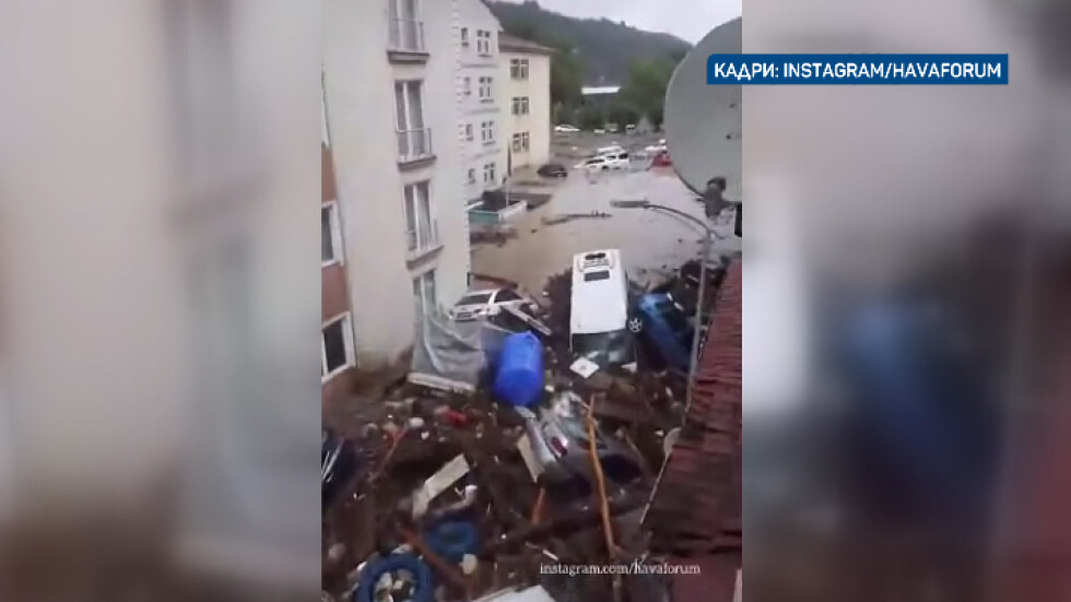 Наводненията в Турция взеха пет жертви