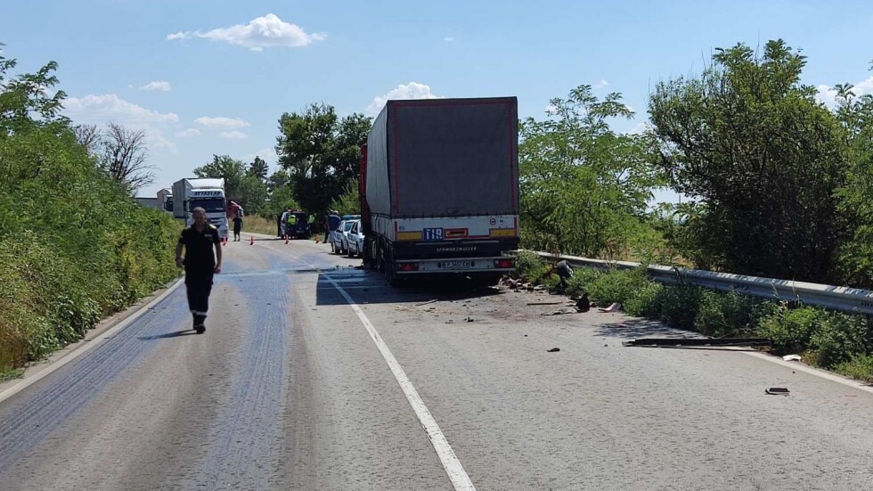 Тежка  катастрофа с жертви затвори пътя Русе-Бяла