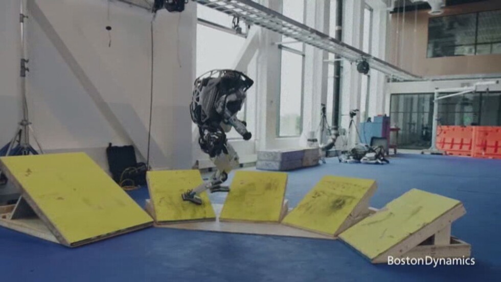 Хуманоидни роботи с нови трикове – вече правят и паркур (ВИДЕО)