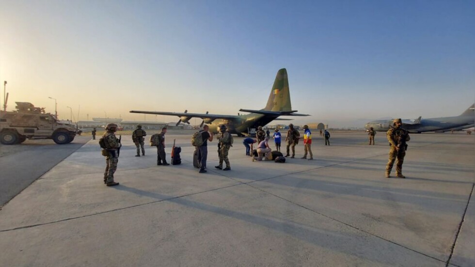 Петимата евакуирани от Афганистан българи вече са у дома