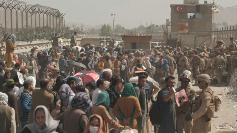 Бягство от Афганистан: За 10 дни западните държави са евакуирали над 58 000 души
