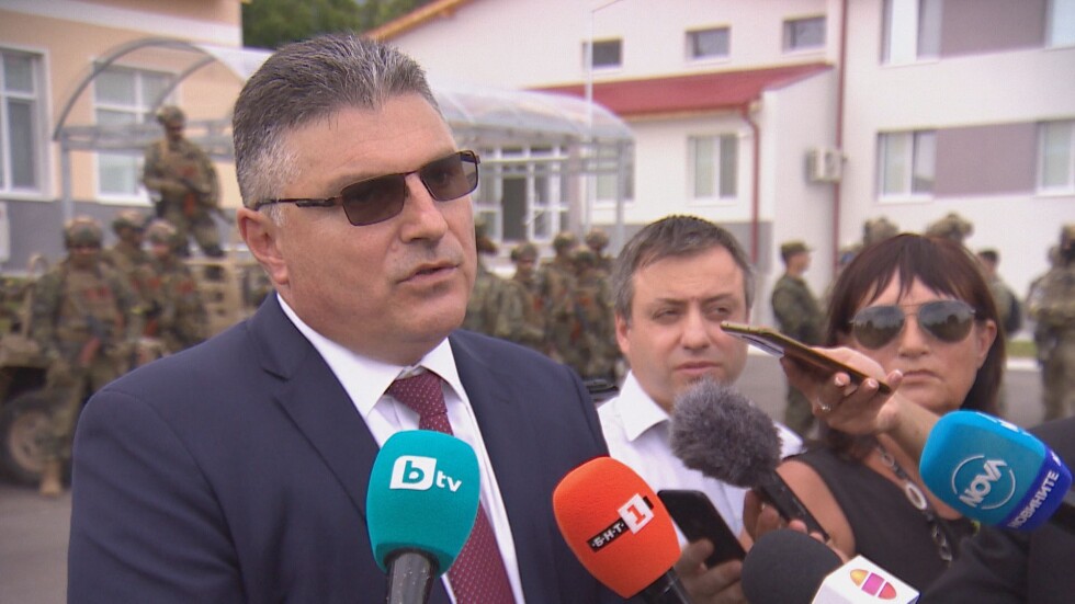 Панайотов: Ще пратим до 700 военнослужещи на границата заради мигрантския натиск