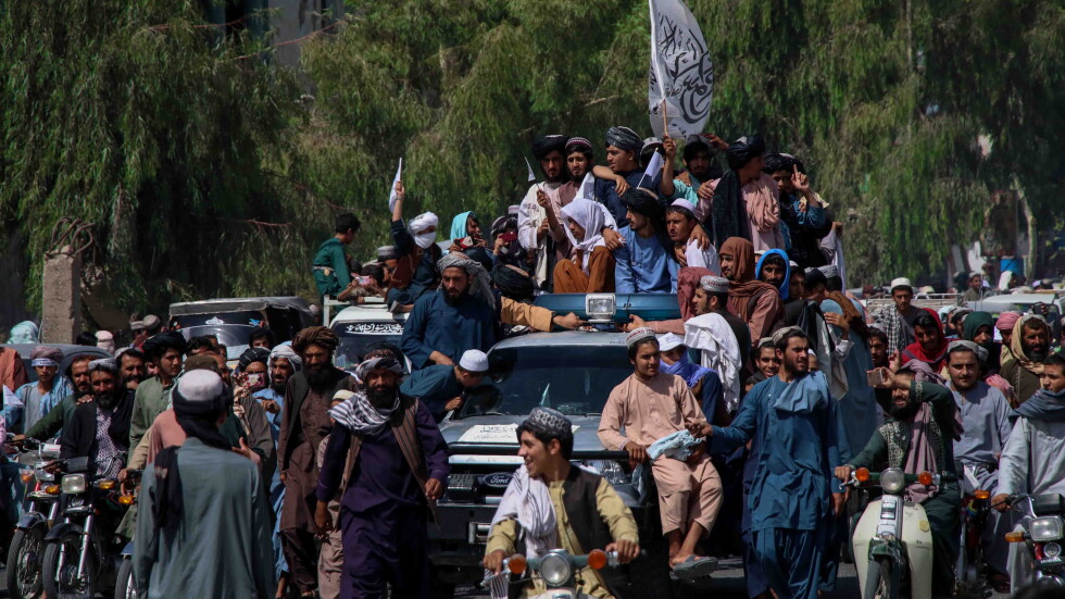 Талибаните в Афганистан пробиха единствената непревзета провинция