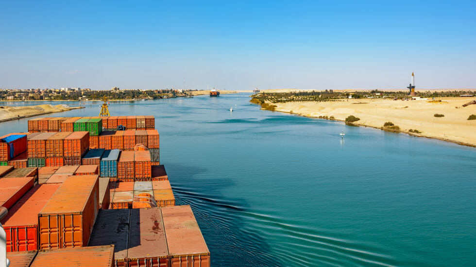 Суецкият канал отчете рекордни приходи заради бум на танкери с петрол и газ