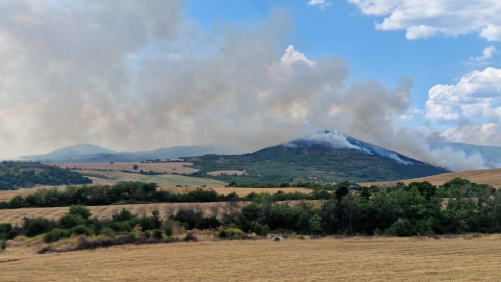 Голям пожар в Средна гора (СНИМКИ)