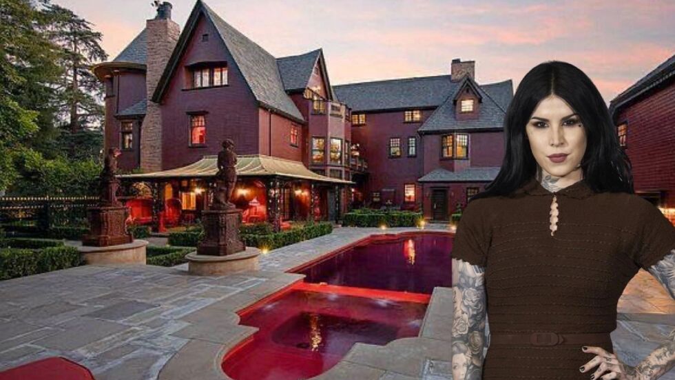 Кат Вон Ди продава къща с кървавочервен басейн за 12,5 млн. долара