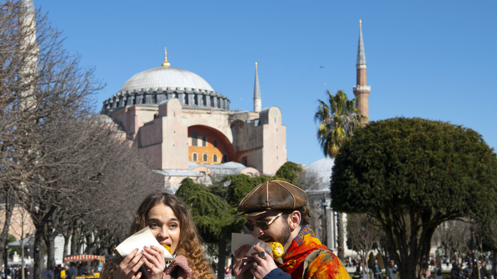 Близо 1,5 млн. българи са посетили Турция от началото на годината