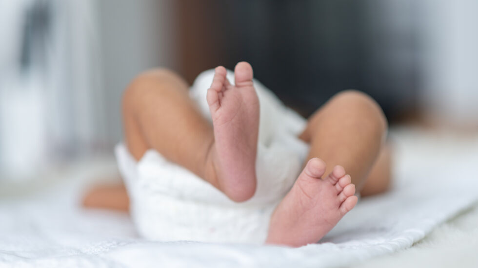 Жена роди бебе след трансплантация на матка в Турция 