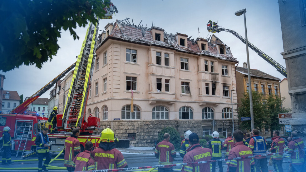 В Германия: Голям пожар в сграда, където живеят и българи 
