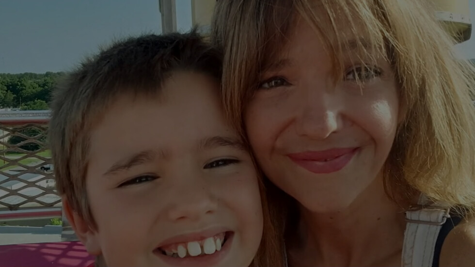10-годишно дете спаси давещата си майка, припаднала в басейн в САЩ
