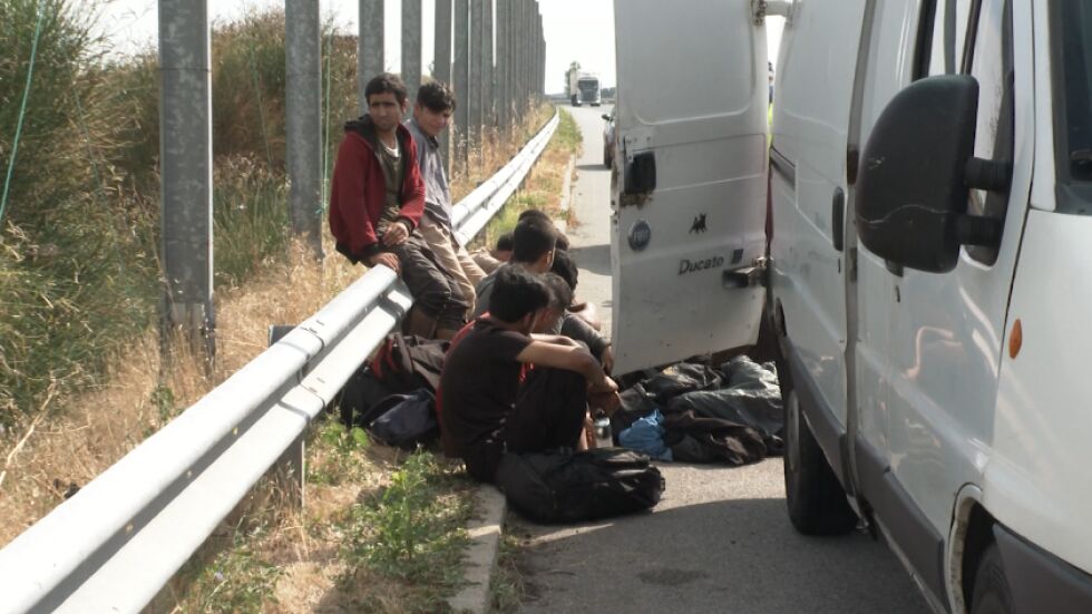 Две групи мигранти са задържани на магистрала „Тракия“