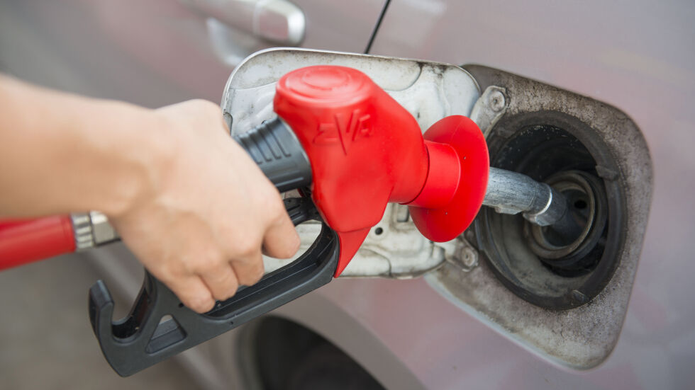 "Случайно заредих бензин в моята дизелова кола": Какво ще стане? 