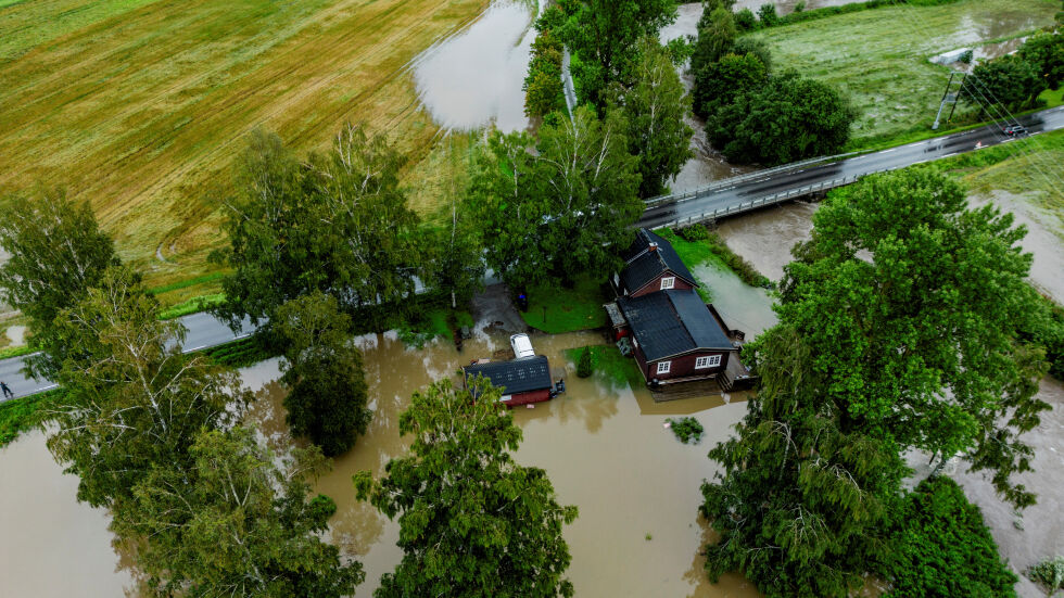 Бурята „Ханс“: Червен код в Норвегия, очакват се най-големите валежи от десетилетия насам