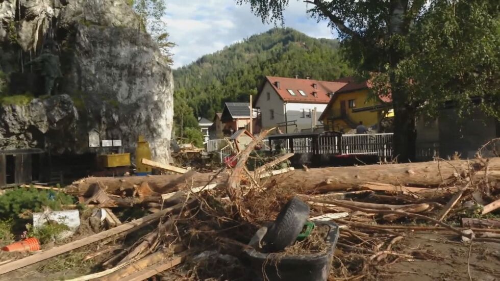 Бедствия в Европа: Словения се бори с последиците от потопа – на места няма вода и ток