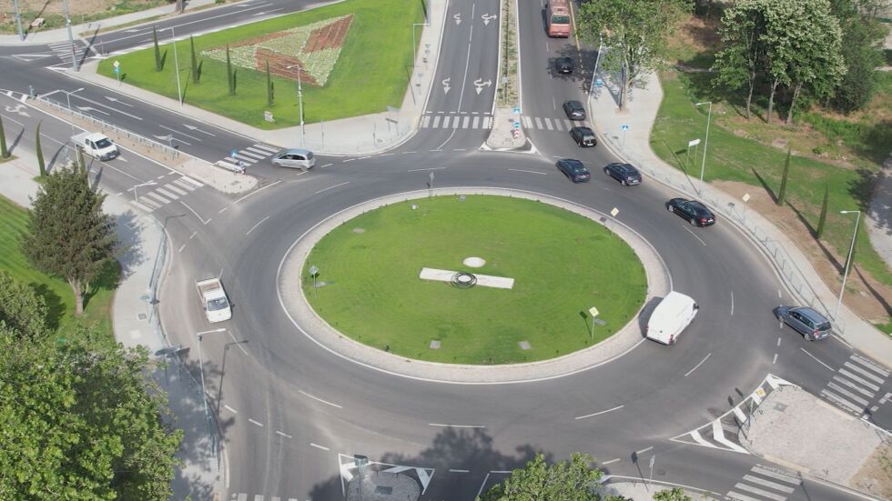Дрифт на кръстовище: Шофьорът, карал безразсъдно в Ямбол, е открит