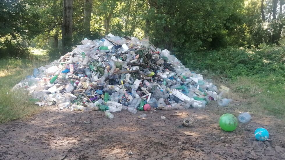 „Реката не е сметище“: Извадиха 580 кг пластмаса от река Банщица