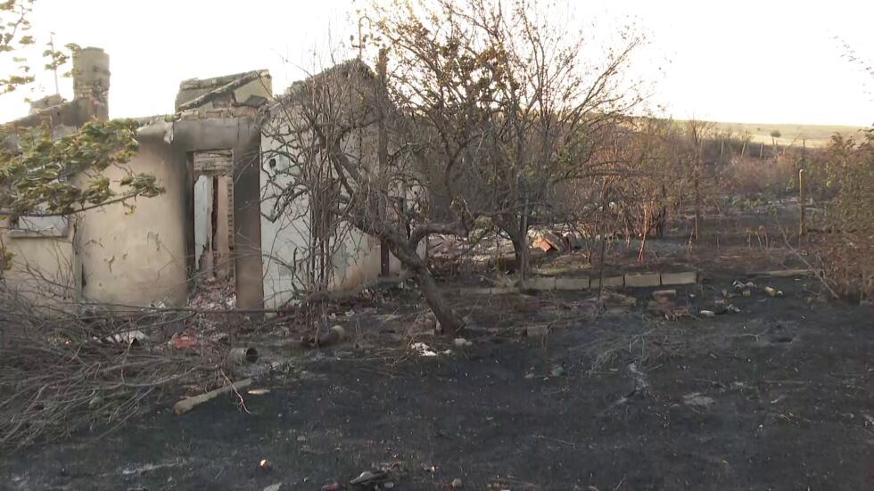Пожарът в Бургаско: Горят две локални огнища