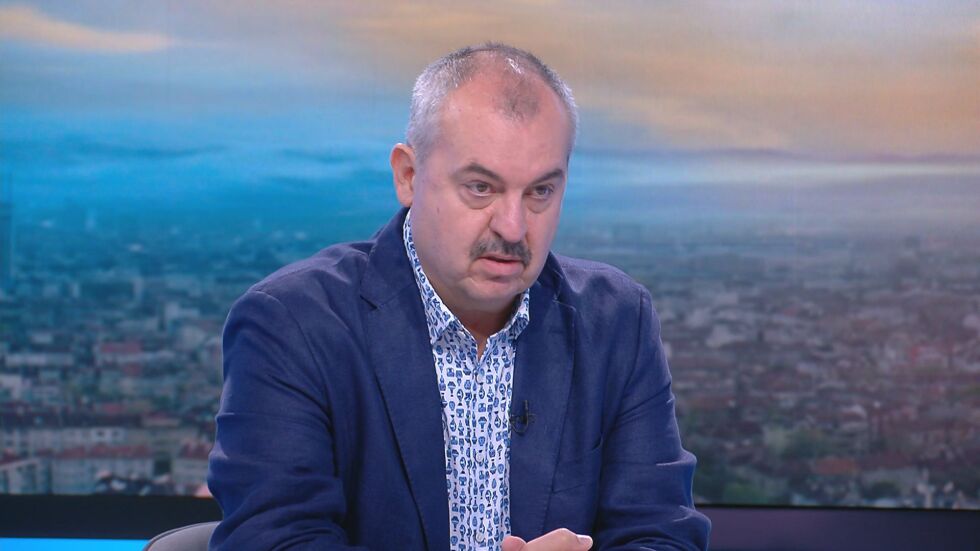 Любчо Нешков: Служител на УДБА води офанзивата против измененията в конституцията на РСМ 