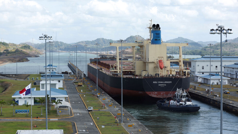 Историческа суша и горещо море забавят корабоплаването през Панамския канал