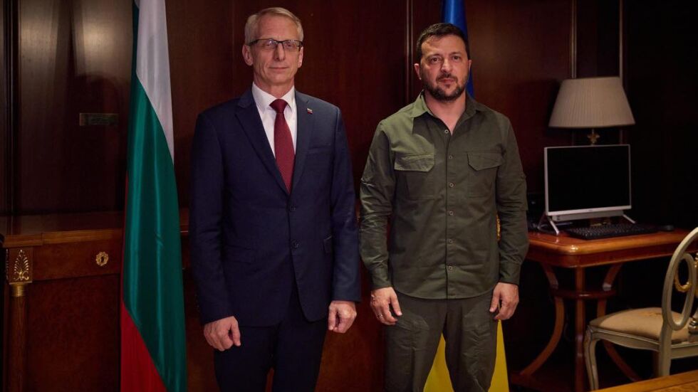 Денков на среща със Зеленски: Благодаря на България за военната и политическа подкрепа (СНИМКА)