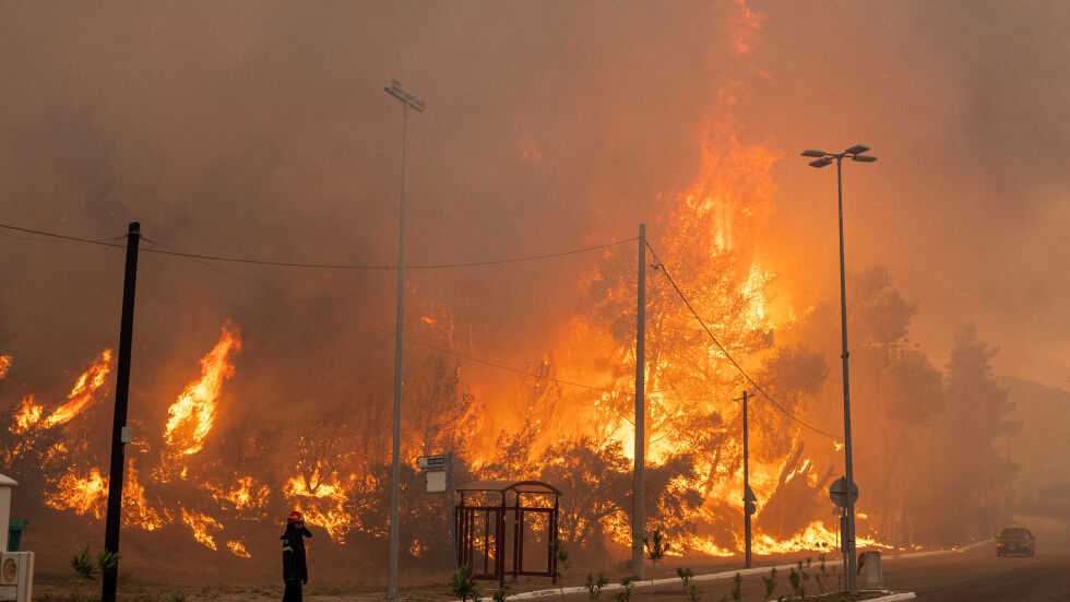 119 ареста за причиняване на пожари поради небрежност в Гърция, 27 - за умишлен палеж