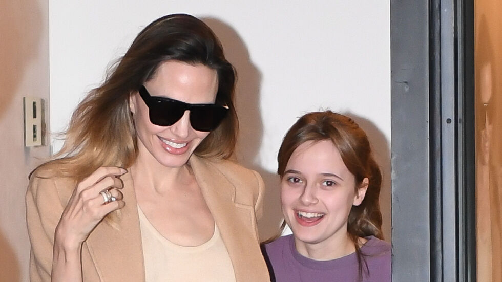 Не просто дъщеря на Анджелина Джоли - ето каква е новата роля на Вивиан (СНИМКИ)