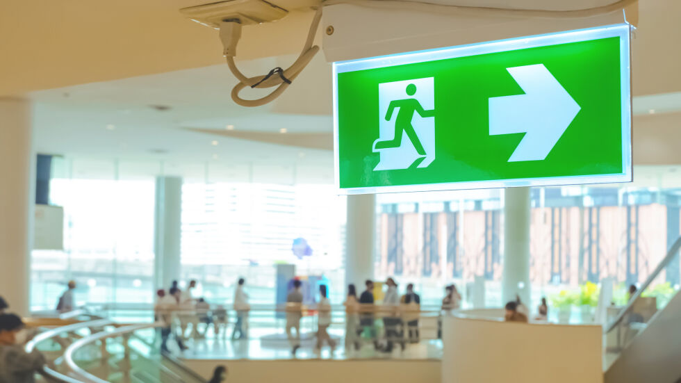  Евакуираха пловдивски мол след паднала гръмотевица 