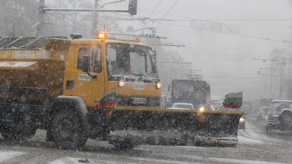 120 снегорина са били по улиците на София през нощта