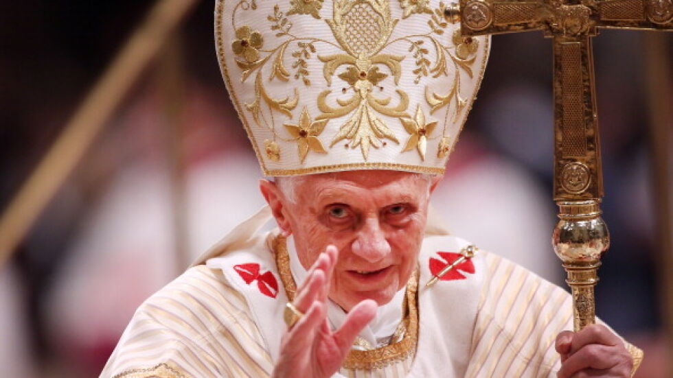 Никой не иска наследството на папа Бенедикт XVI