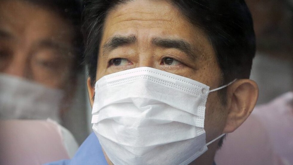 Заради маските: Гняв срещу премиера на Япония 
