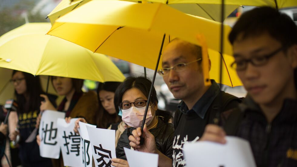 Лидерите на хонконгските протести се предадоха, полицията ги отпрати