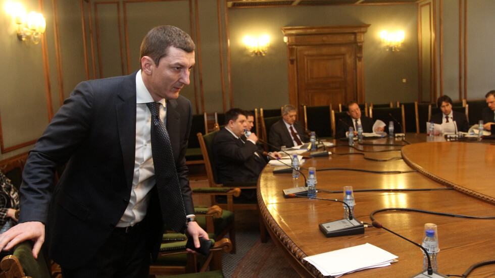 Орхан Исмаилов остава на поста заместник-министър на отбраната