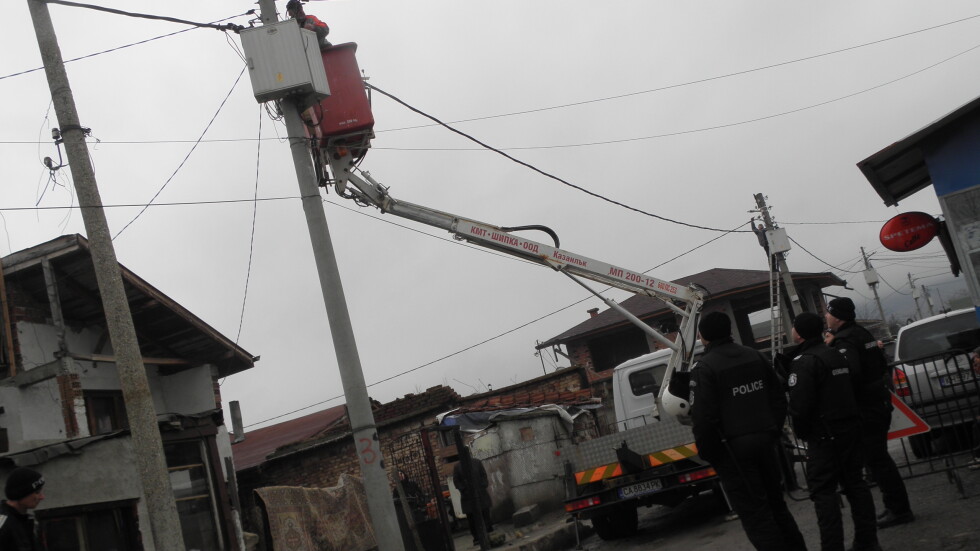 Акция срещу незаконно ползване на ток в Дупница